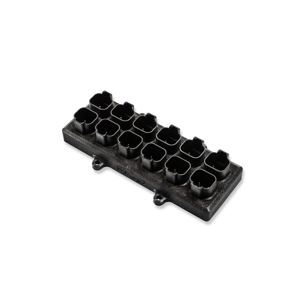 CAN-Hub mit 12 Ports und Steckverbindern